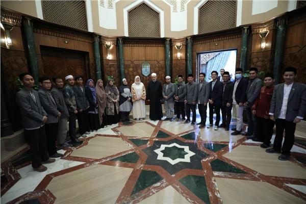 الإمام الأكبر يستقبل طلاب برنامج «تعزيز كوادر العلماء