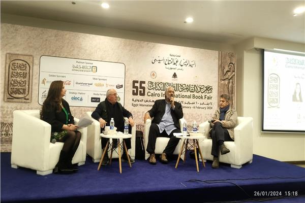 وزير خارجية ألبانيا يتحدث لرواد المعرض