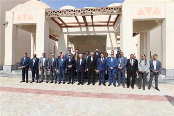 وزير التعليم العالي يتفقد مركز إبداع مصر الرقمية بجامعة أسوان 
