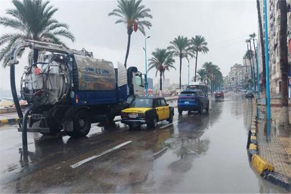 موجة أمطار غزيرة تضرب محافظة الإسكندرية