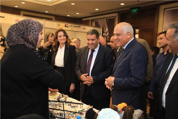 محافظ الجيزة يفتتح معرض الجيزة الثاني للحرف التراثية والمنتجات اليدوية