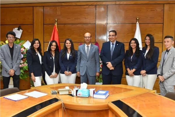 طلاب جامعة أسيوط