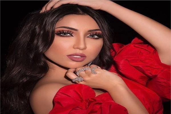 المطربة المغربية دنيا بطمة