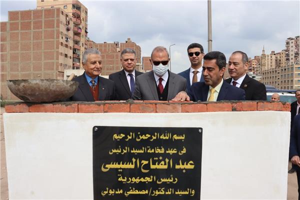 عبد الحميد الهجان محافظ القليوبية يضع حجر الاساس
