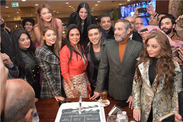 رانيا يوسف وأحمد عبد العزيز يحتفلون بمسلسل جريمة منتصف الليل