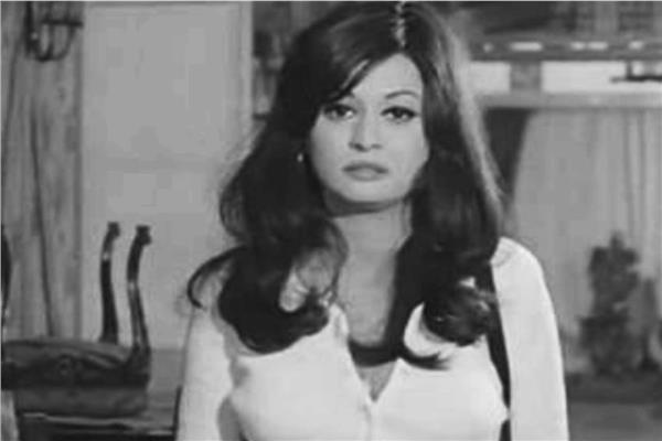 الفنانة ناهد يسري
