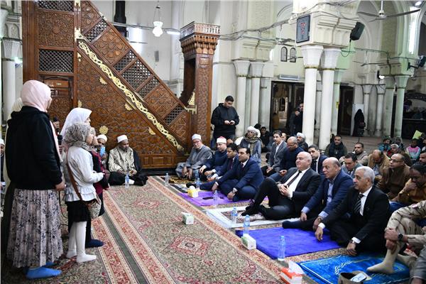 قنا تحتفل بليلة الإسراء والمعراج بمسجد عبدالرحيم القنائى .. صور 