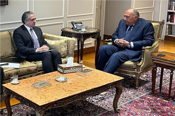 سامح شكري وزير الخارجية والدكتور خالد العناني مُرشح مصر لمنصب مدير عام اليونسكو