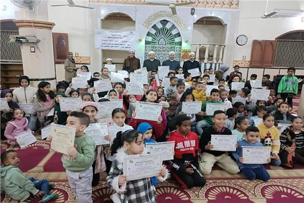 أوقاف البحر الأحمر تكرم الطلاب المتميزين