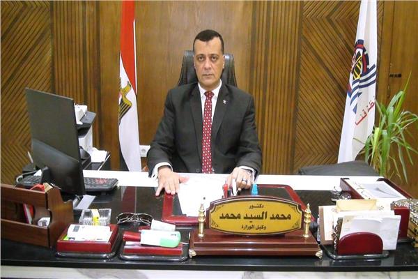  الدكتور محمد السيد وكيل وزارة التربية والتعليم بقنا