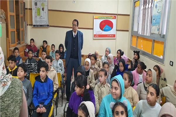 وكيل تعليم الغربية يتفقد مدارس  شرق طنطا وقطور 