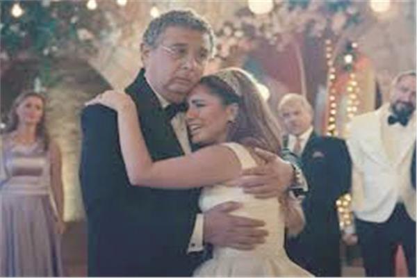 ماجد الكدواني في مشهد من مسلسل «موضوع عائلي»