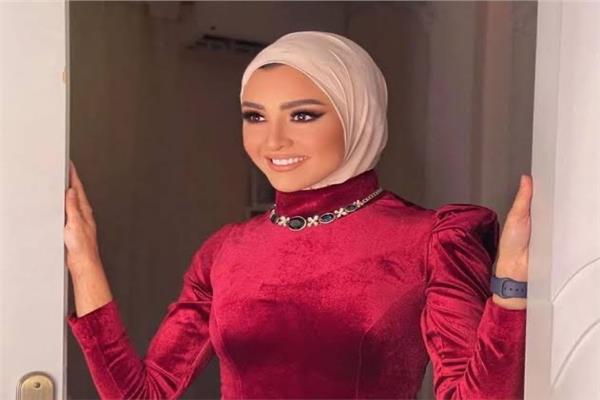 هلا رشدي 
