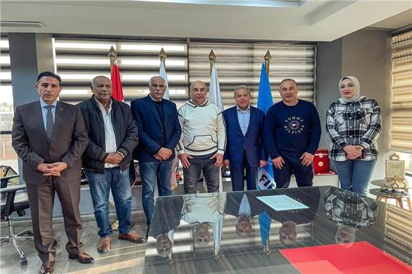 حسام وإبراهيم حسن بعد توقيع عقود تدريب منتخب مصر
