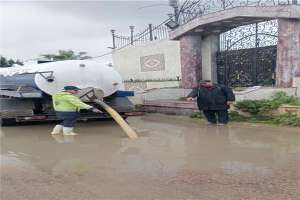 أثناء شفط المياه