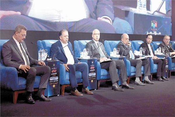 جلسة «الاستثمار الصناعي والتصدير.. أوان الانطلاق»