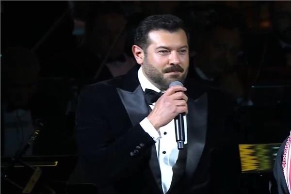 عمرو يوسف