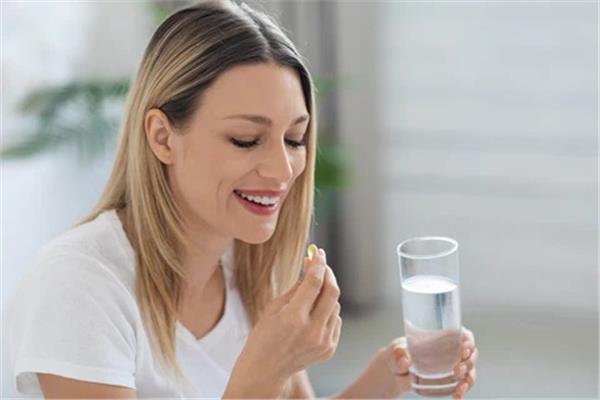  فيتامينات يجب على المرأة تضمينها في روتينها