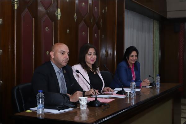 غادة شلبي نائب وزير السياحة والآثار لشئون السياحة 