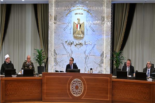 مجلس الوزراء على وقف تنفيذ خطة تخفيف الأحمال الكهربائية 