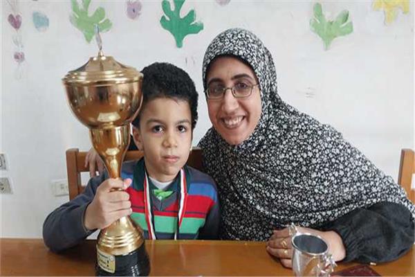 الطفل النابغة «أحمد فرحات»