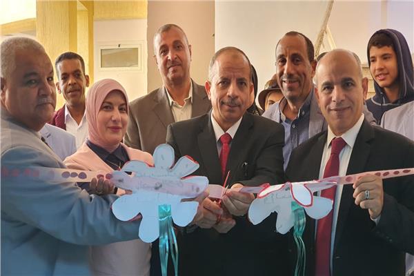 الدكتور صبري خالد  وكيل وزارة التربية والتعليم بمحافظة الأقصر خلال الافتتاح