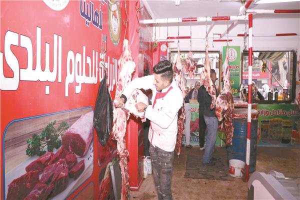 إقبال كبير على منافذ «خير مزارعنا لأهالينا»