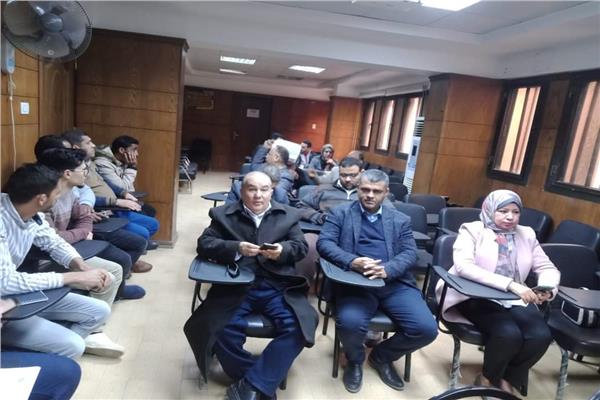 إجتماعاً تنظيمياً مع مديرى الادارات الصحية