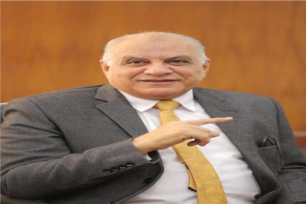 أكرم الشافعي رئيس الغرفة التجارية بالإسماعيلية