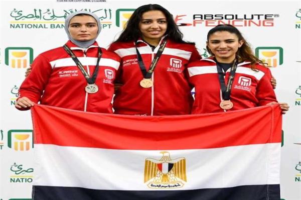 فتيات سلاح السيف