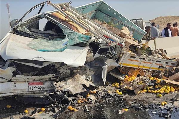 حادث تصادم ملاكي وسيارة محملة جوافة بقنا