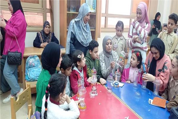 ورشة فنية لعمل فانوس رمضان مع الاطفال