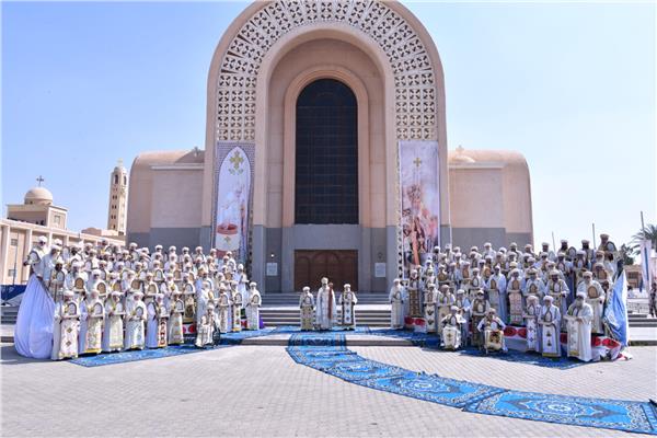 بدء عمل زيت الميرون المقدس بحضور البابا تواضروس