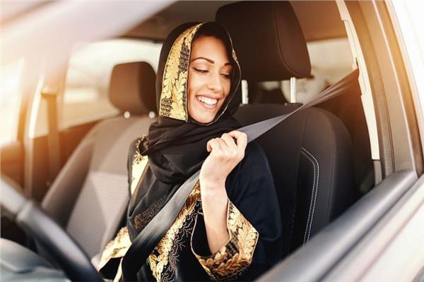 43 جنسية معترف برخصهم في الإمارات 