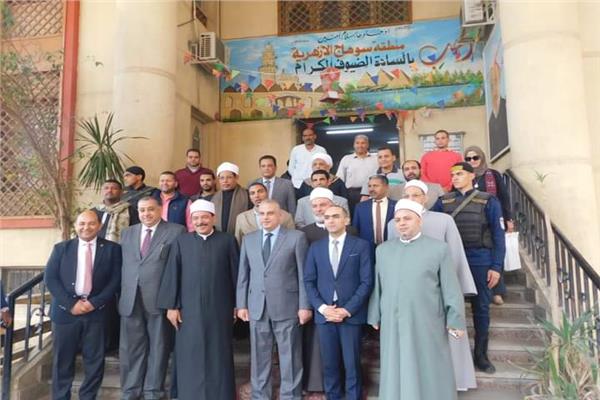 اللواء طارق الفقي محافظ سوهاج خلال الاحتفالبة