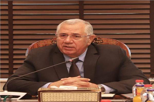السيد القصير وزير الزراعة واستصلاح الاراضي