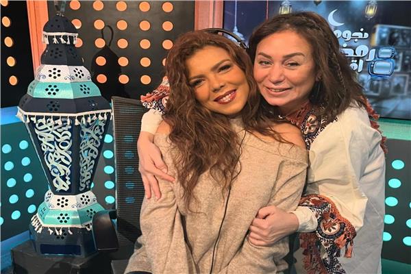 الفنانة ناهد السباعي مع إنجي علي