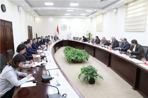 وزير التعليم العالي خلال اللقاء