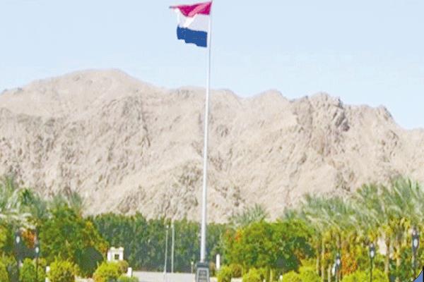  العلم المصرى فوق أرض طابا