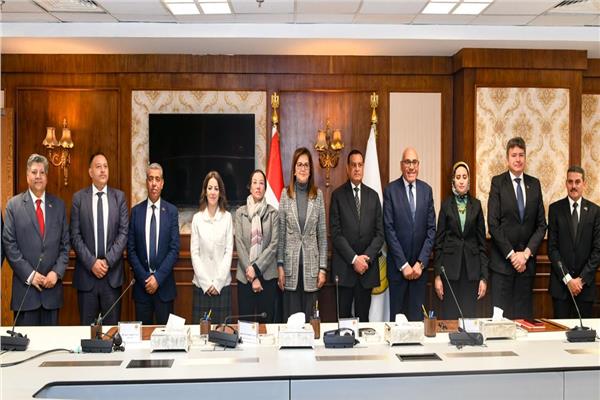 3 وزراء يوقعون عقود تنفيذ مشروعات المرحلة الخامسة من البنية الأساسية لمنظومة المخلفات الصلبة 