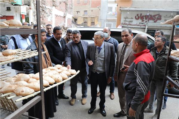 اللواء أسامة القاضى، محافظ المنيا خلال جولة ميدانية