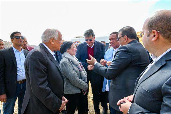وزيرا البيئة والتنمية المحلية
