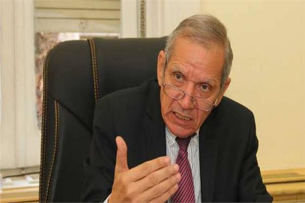  الدكتور محمد مجاهد 