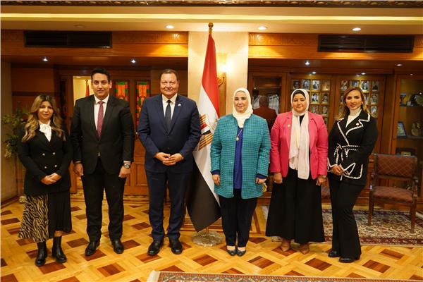 رئيس الهيئة العامة للاعتماد والرقابة الصحية يلتقي مع وزيرة التضامن الاجتماعي