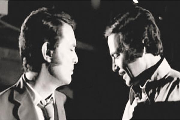 كمال الشناوى وصلاح ذو الفقار فى مشهد من فيلم «الرجل الذى فقد ظله»