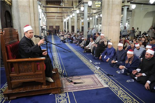الدكتور عبد المنعم فؤاد المشرف العام على أروقة الجامع الأزهر
