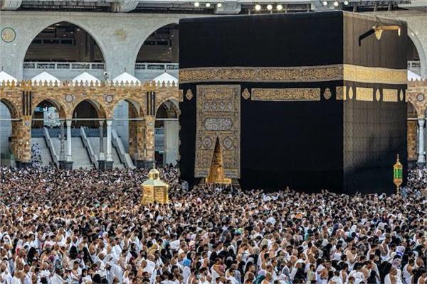 استعدادات مكثفة في الحرمين لاستقبال العشر الأواخر من رمضان