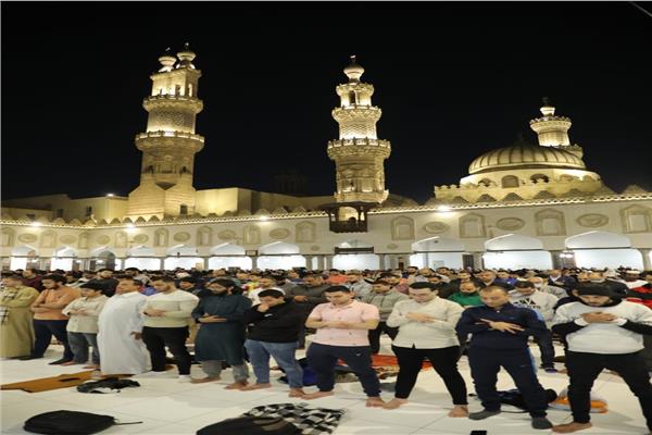  صلاتي العشاء والتراويح  بالجامع الأزهر