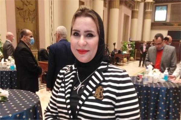 النائبة نيفين الكاتب عضو لجنة الصناعة بمجلس النواب 