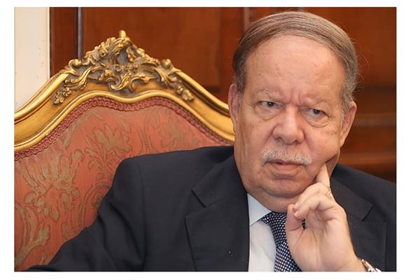 الدكتور أحمد فتحي سرور